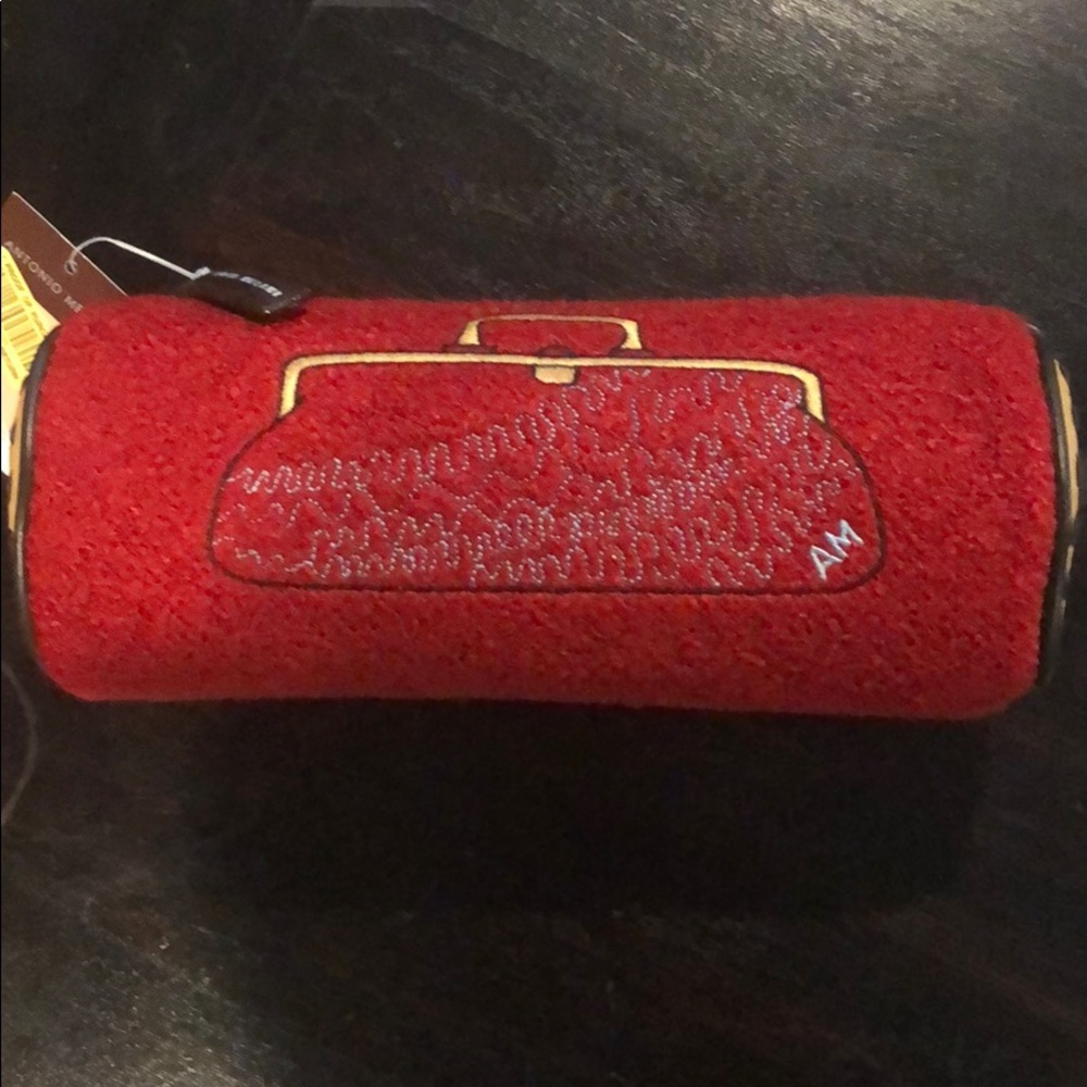 Small makeup holder for purse